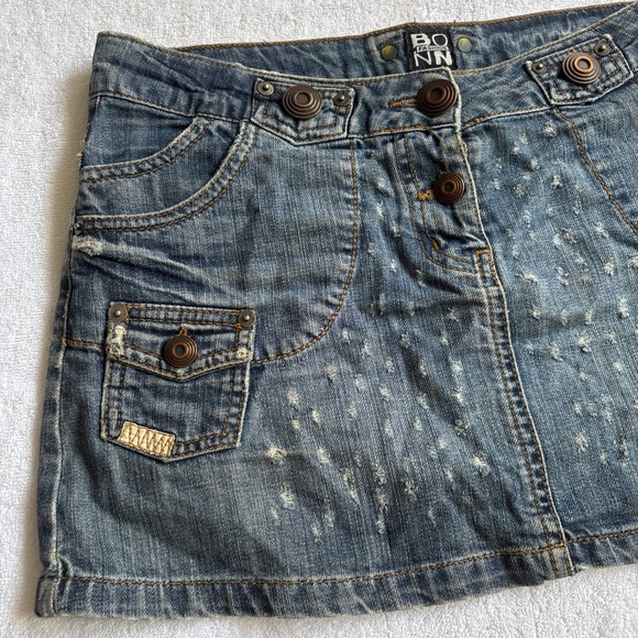 Bonn Jeans Dresses & Skirts - Bonn Jeans Y2K Distressed Denim Mini Skirt Medium Wash Cargo Pockets